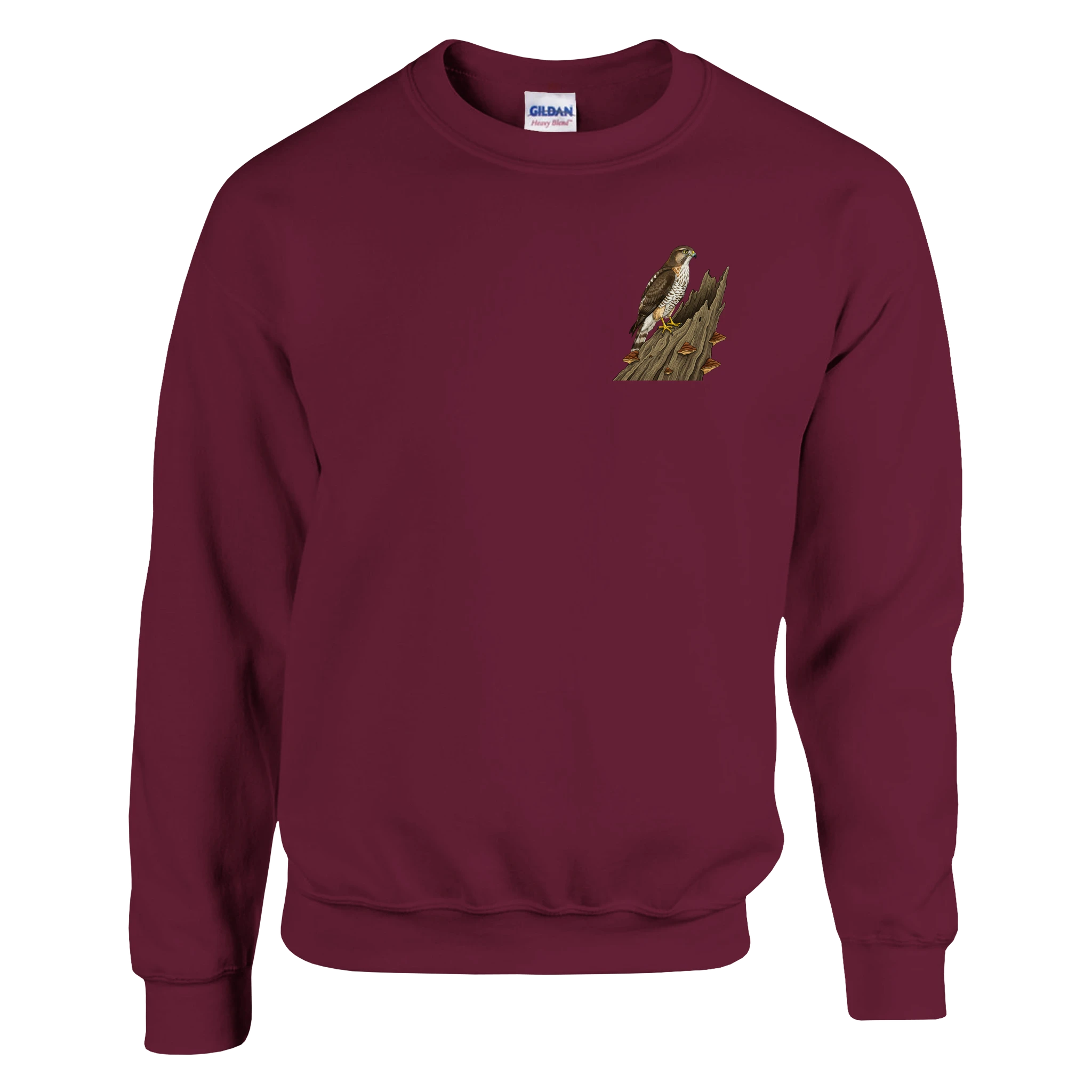 Kastanienbraun Habicht Pullover Gildan® 18000, Motiv Habicht auf altem Baumstamm klein auf der Brust links