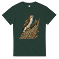 Forest Green Habicht T-Shirt Gildan 5000, Motiv Habicht auf altem Baumstamm  mittig groß